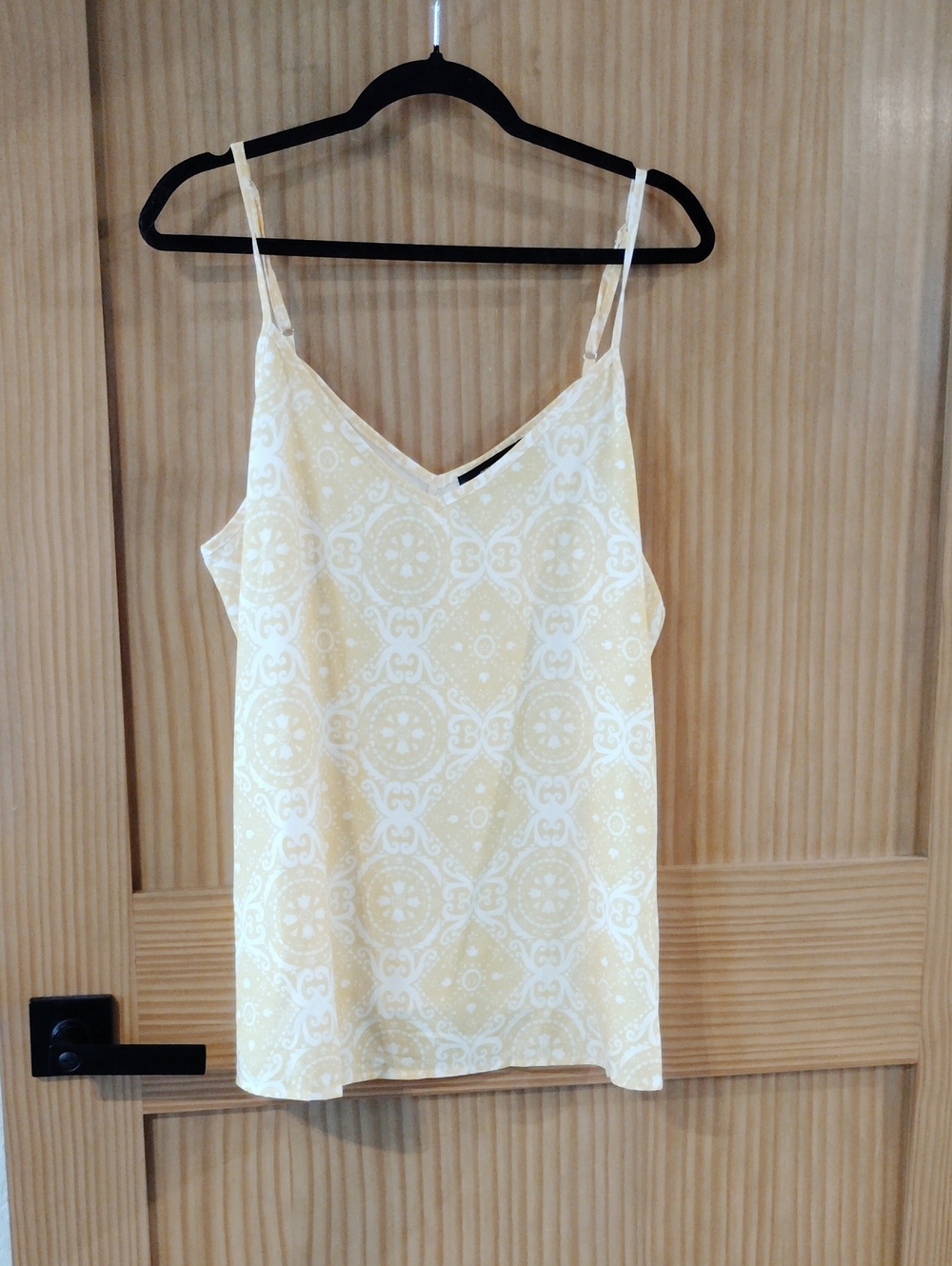XL Yellow Printed V-Neck Camisole Tank Top - Women's